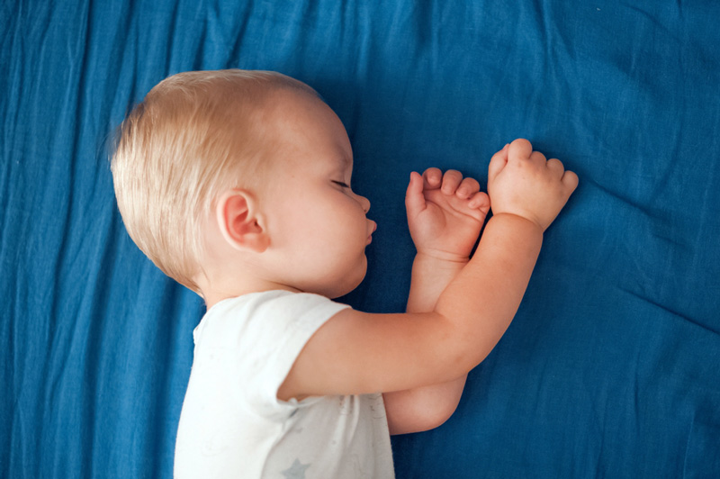 Rattraper la dette de sommeil chez bébé