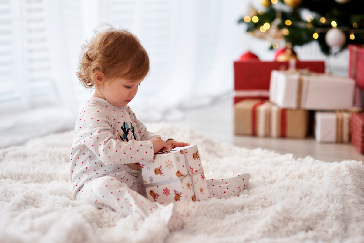 Noël bébé : 10 cadeaux à vous (faire) offrir !