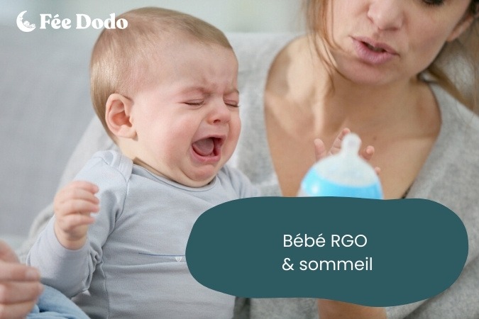 bébé qui pleure au moment de manger