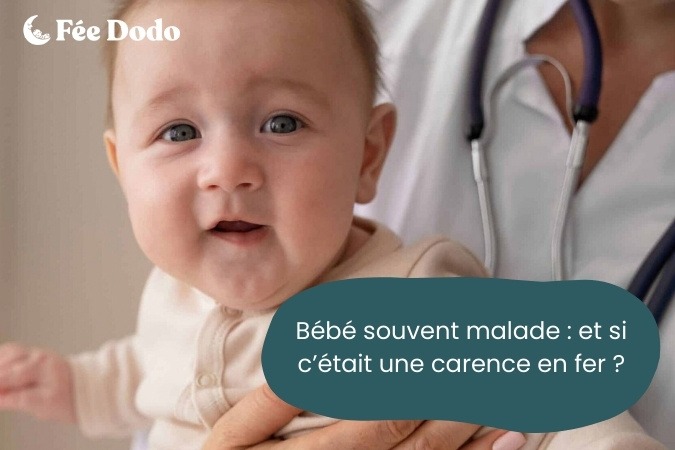bébé malade dans les bras de son médecin