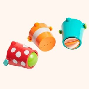 seaux colorés pour le bain